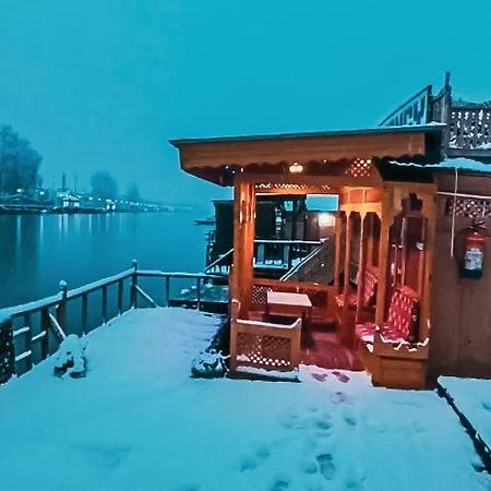 Hotel Hb Nancy Group Of Houseboats Srīnagar Exterior foto