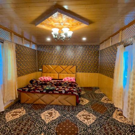 Hotel Hb Nancy Group Of Houseboats Srīnagar Exterior foto