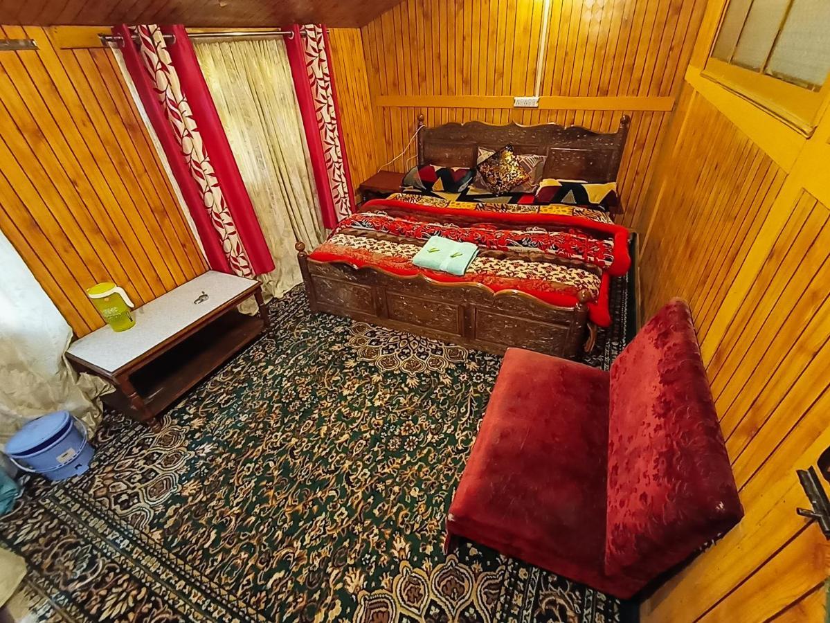Hotel Hb Nancy Group Of Houseboats Srīnagar Exterior foto