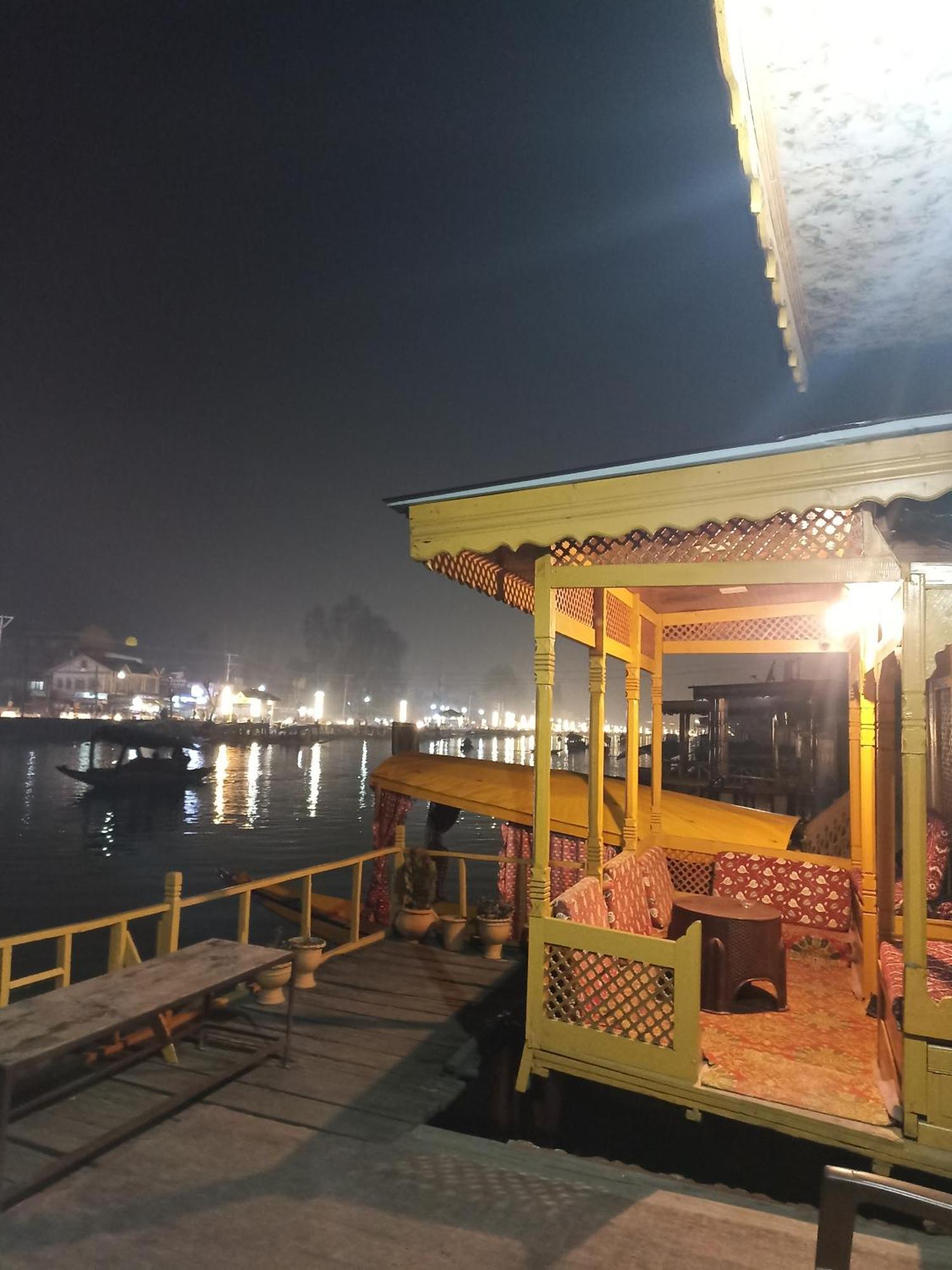 Hotel Hb Nancy Group Of Houseboats Srīnagar Exterior foto